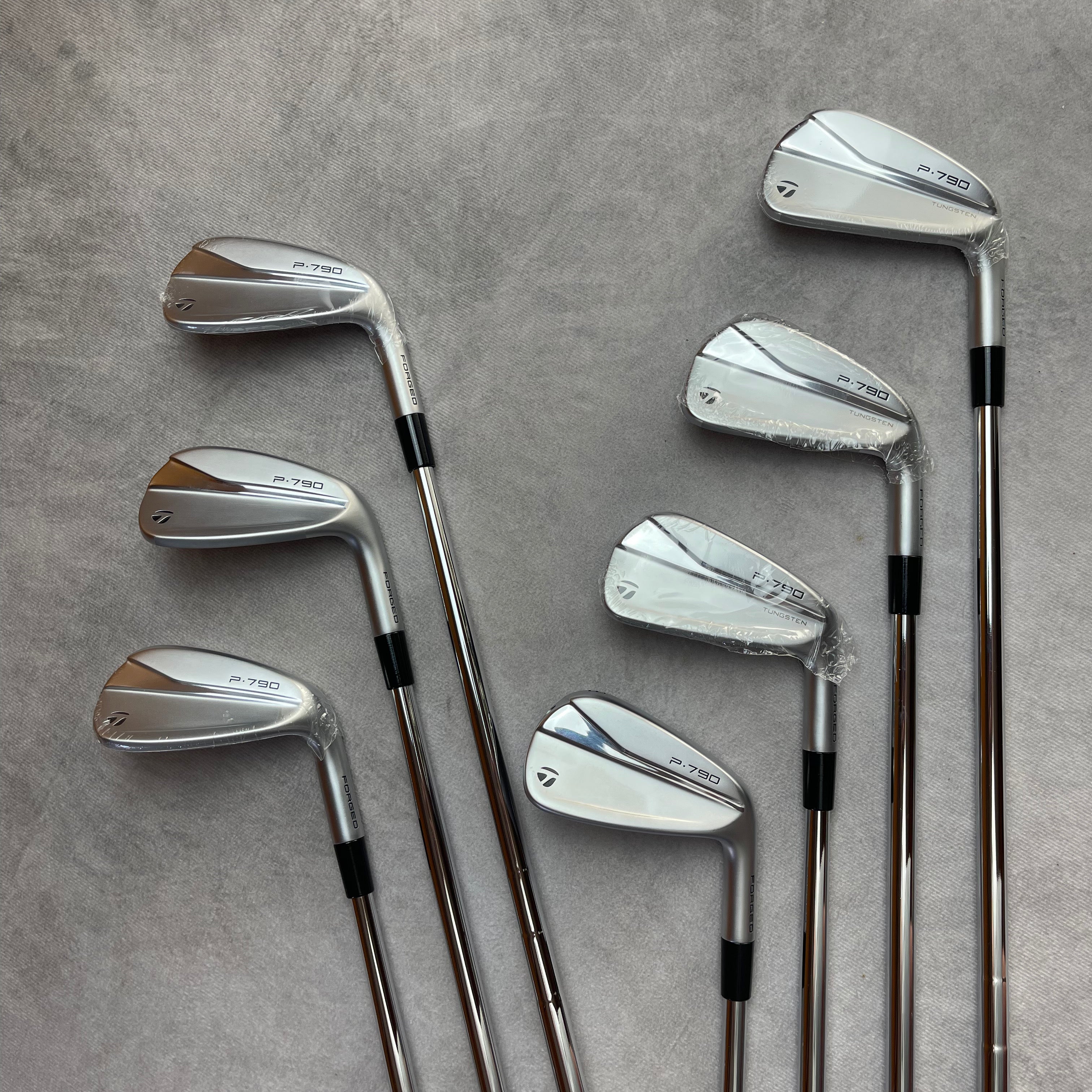 Taylormade P790 (21) 5-PW+AW Irons - Mens' Dynamic Gold 105 S300 Stiff (1°  Flat)