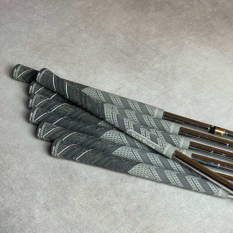 Titleist 712 AP2 4-PW Irons | Dynamic Gold S300 Stiff Flex